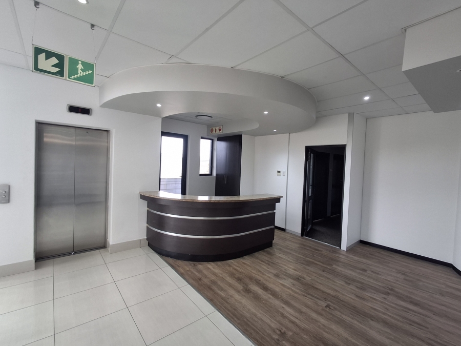 To Let Commercial Property for Rent in Vincent Eastern Cape